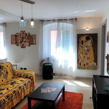 House Claudia By Holiday World Apartment Генуа Екстериор снимка